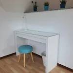 Apartment Seeger