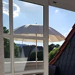 Apartment Seeger